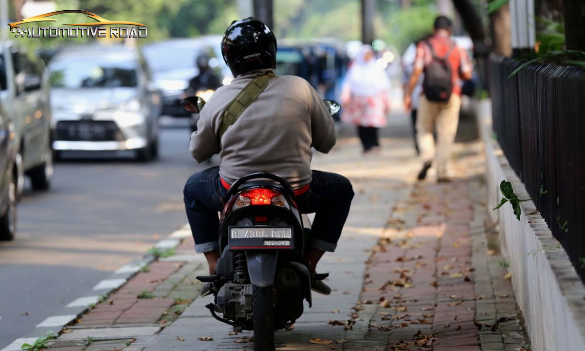 Mengatasi Pelanggaran di Trotoar: Inisiatif Dinas Perhubungan DKI Jakarta untuk Menciptakan Ketertiban