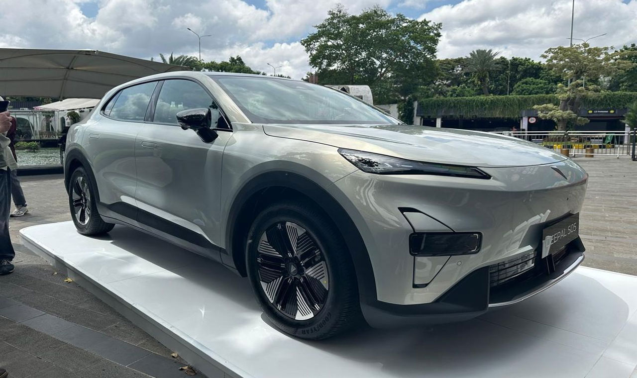 Komparasi SUV Hybrid: Changan Deepal S05 REEV Vs Jaecoo J7 SHS